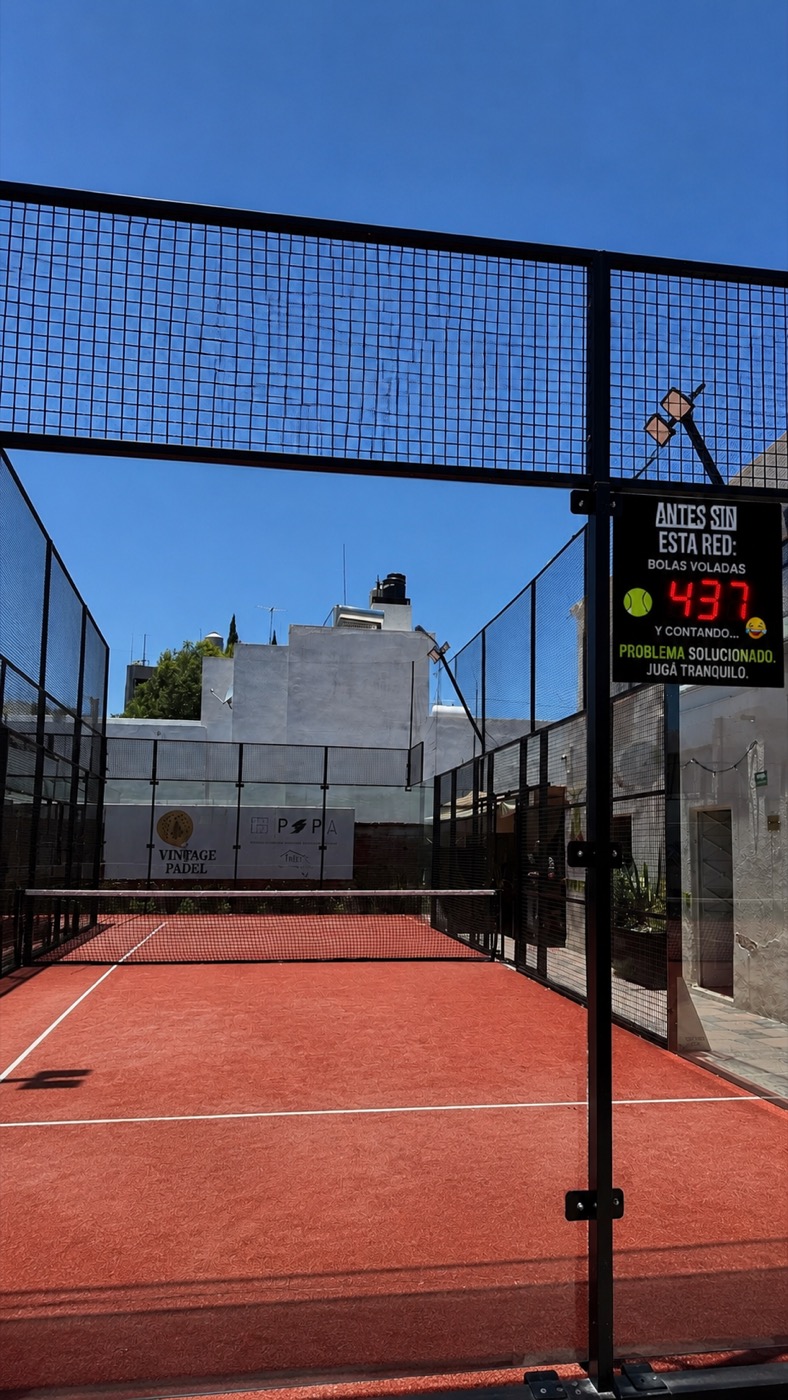 Cancha de pádel Vintage Padel en operación